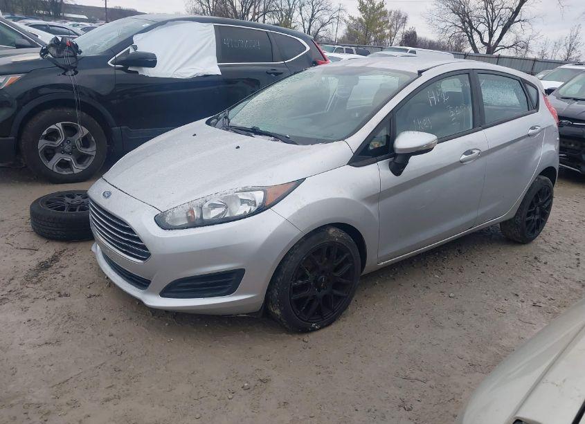 Photo 2 of 2014 Ford Fiesta SE (VIN 3FADP4EJ2EM103081)
