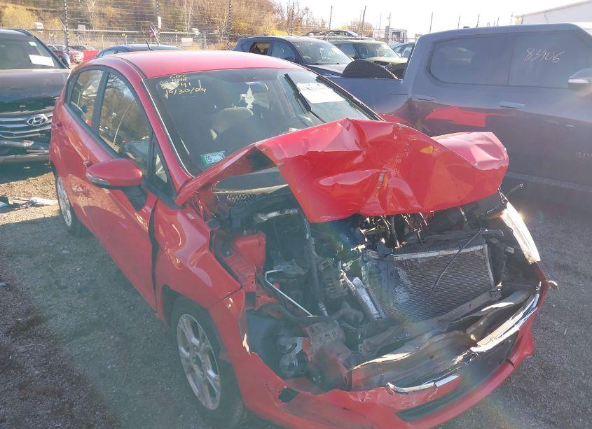 2015 Ford Fiesta SE (VIN 3FADP4EJ2FM171530) main photo