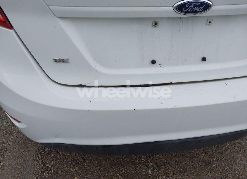 Photo 13 of 2015 Ford Fiesta SE (VIN 3FADP4EJ2FM172161)