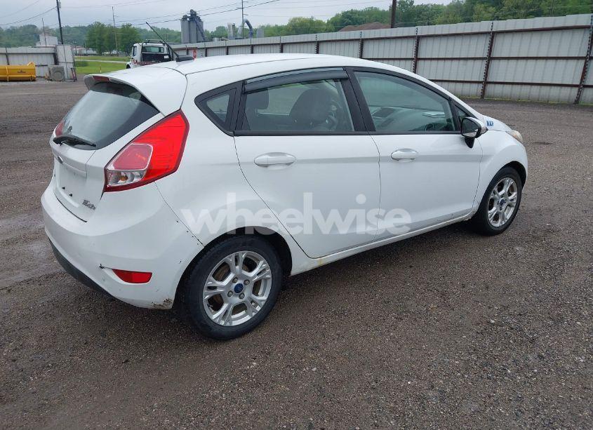 Photo 4 of 2015 Ford Fiesta SE (VIN 3FADP4EJ2FM172161)