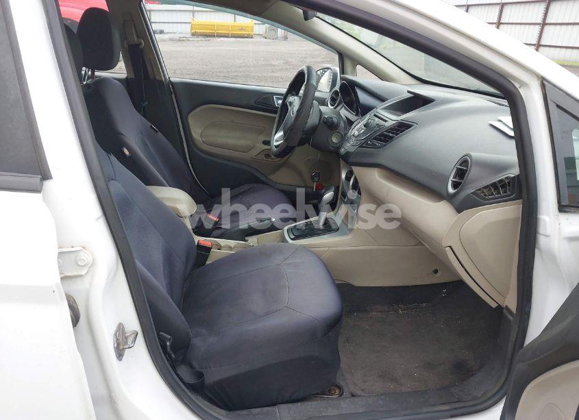 Photo 5 of 2015 Ford Fiesta SE (VIN 3FADP4EJ2FM172161)