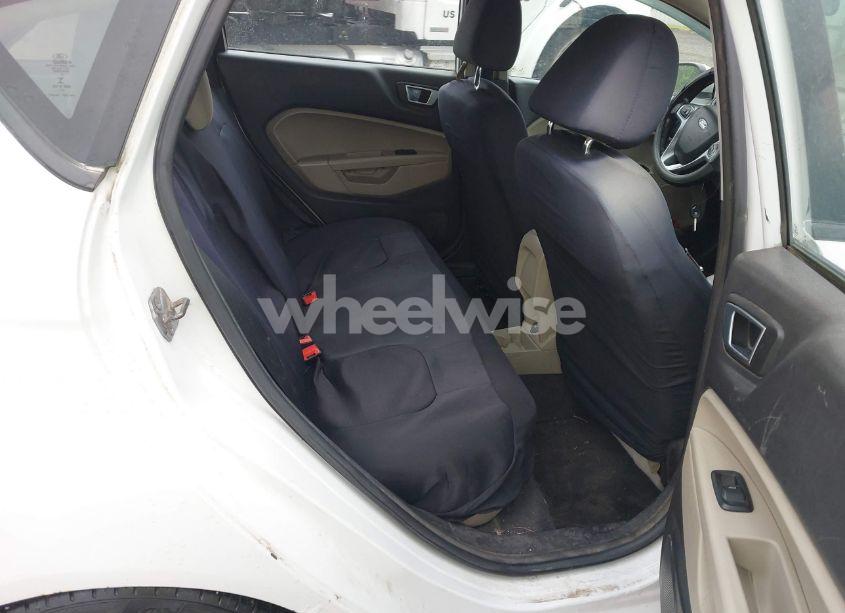 Photo 8 of 2015 Ford Fiesta SE (VIN 3FADP4EJ2FM172161)