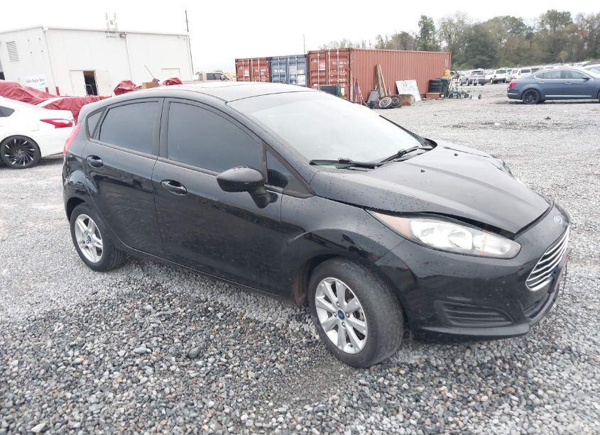 2017 Ford Fiesta SE (VIN 3FADP4EJ2HM116837) main photo