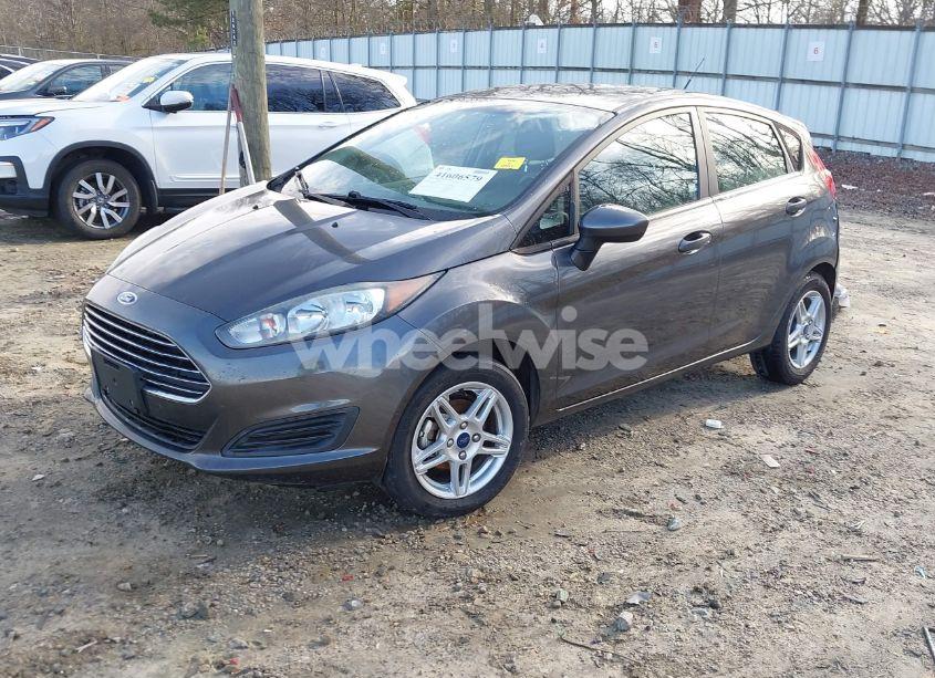 Photo 2 of 2017 Ford Fiesta SE (VIN 3FADP4EJ2HM128325)
