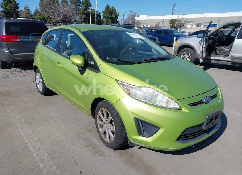 2011 Ford Fiesta SE (VIN 3FADP4EJ3BM145688) main photo