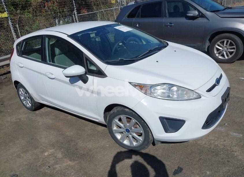 2011 Ford Fiesta SE (VIN 3FADP4EJ3BM231843) main photo