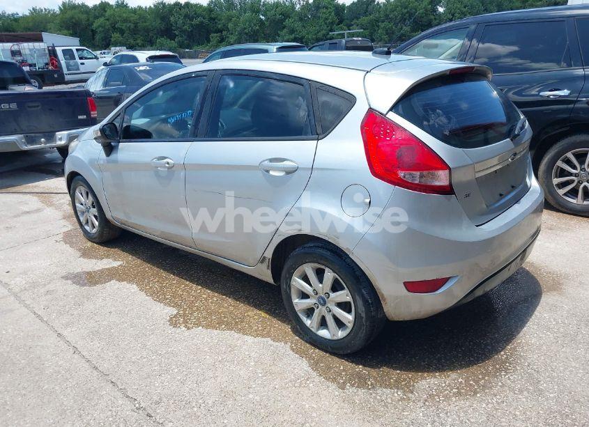 Photo 3 of 2013 Ford Fiesta SE (VIN 3FADP4EJ3DM107669)