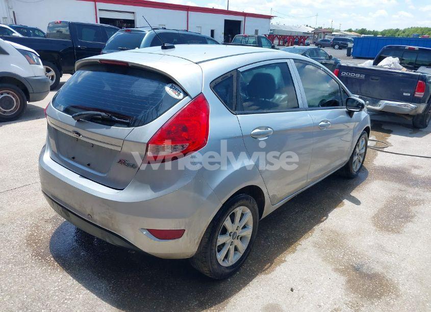 Photo 4 of 2013 Ford Fiesta SE (VIN 3FADP4EJ3DM107669)