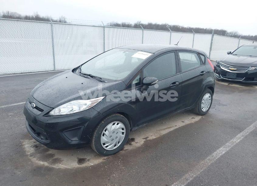 Photo 2 of 2013 Ford Fiesta SE (VIN 3FADP4EJ3DM164955)