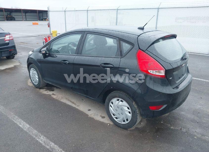 Photo 3 of 2013 Ford Fiesta SE (VIN 3FADP4EJ3DM164955)