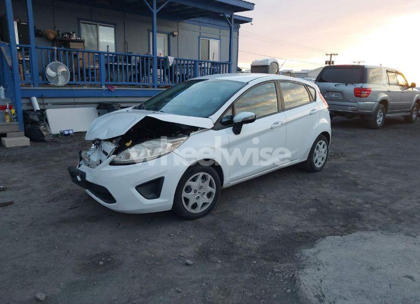 Photo 2 of 2013 Ford Fiesta SE (VIN 3FADP4EJ3DM195381)