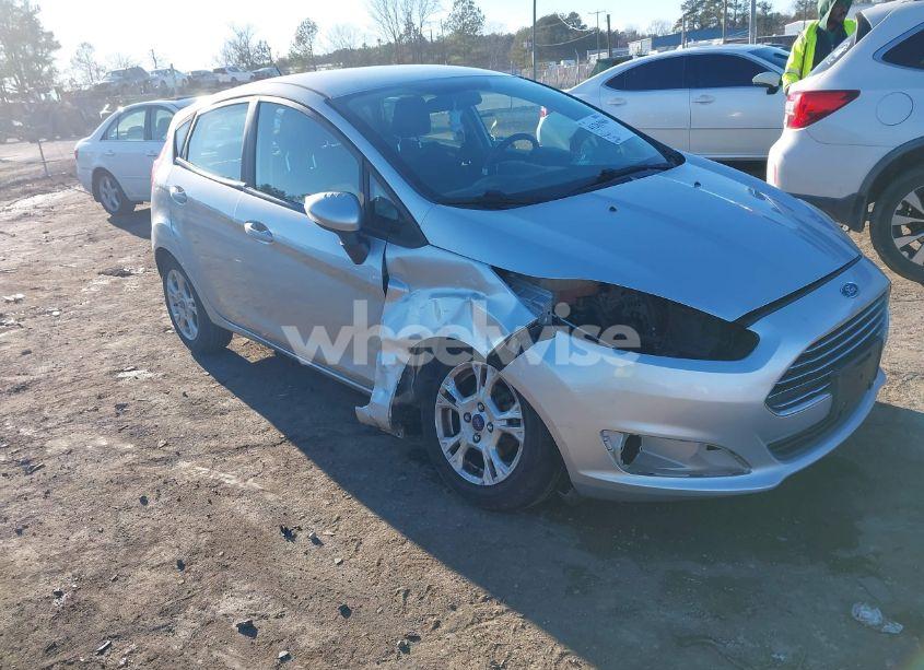 2016 Ford Fiesta SE (VIN 3FADP4EJ3GM150879) main photo