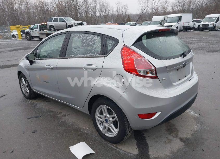 Photo 3 of 2019 Ford Fiesta SE (VIN 3FADP4EJ3KM145366)
