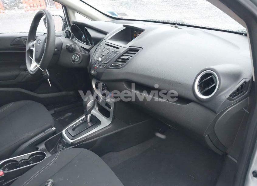 Photo 5 of 2019 Ford Fiesta SE (VIN 3FADP4EJ3KM145366)