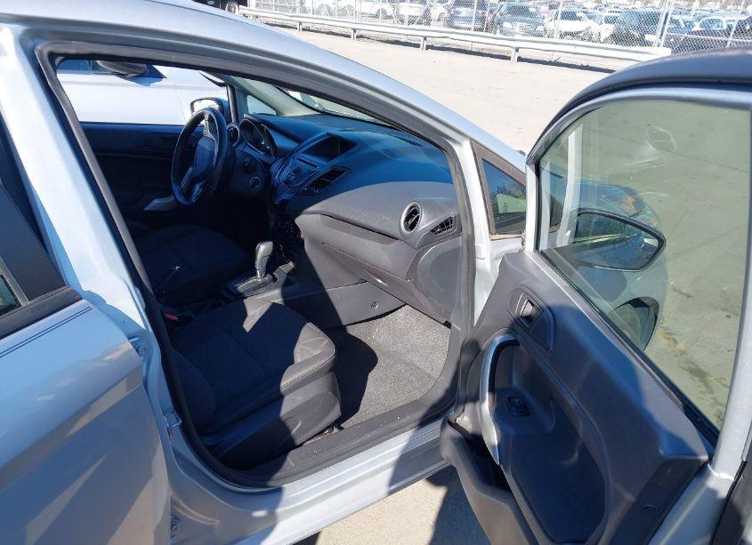 Photo 5 of 2013 Ford Fiesta SE (VIN 3FADP4EJ4DM149879)