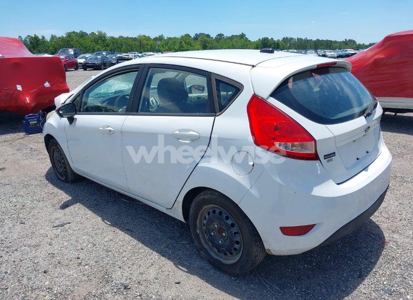 Photo 3 of 2013 Ford Fiesta SE (VIN 3FADP4EJ4DM174815)