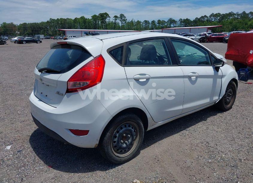 Photo 4 of 2013 Ford Fiesta SE (VIN 3FADP4EJ4DM174815)