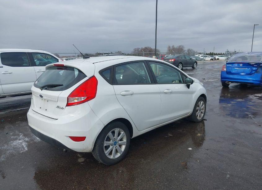 Photo 4 of 2013 Ford Fiesta SE (VIN 3FADP4EJ4DM176371)