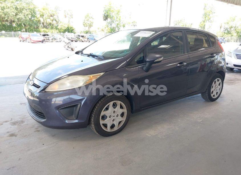 Photo 2 of 2013 Ford Fiesta SE (VIN 3FADP4EJ4DM183837)