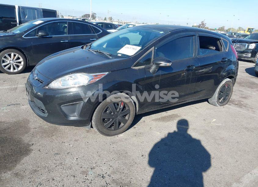 Photo 2 of 2013 Ford Fiesta SE (VIN 3FADP4EJ4DM200653)