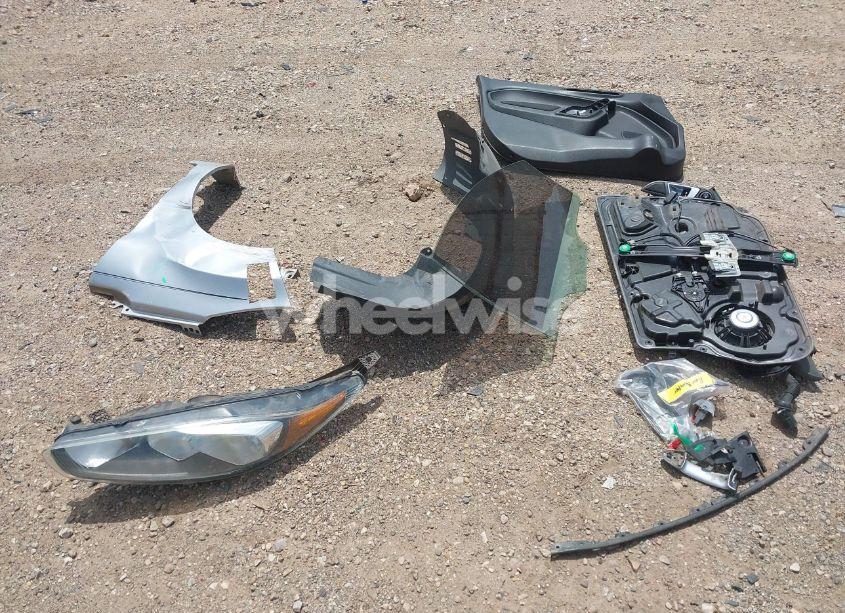 Photo 12 of 2014 Ford Fiesta SE (VIN 3FADP4EJ4EM151911)