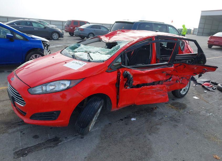 Photo 2 of 2015 Ford Fiesta SE (VIN 3FADP4EJ4FM111572)