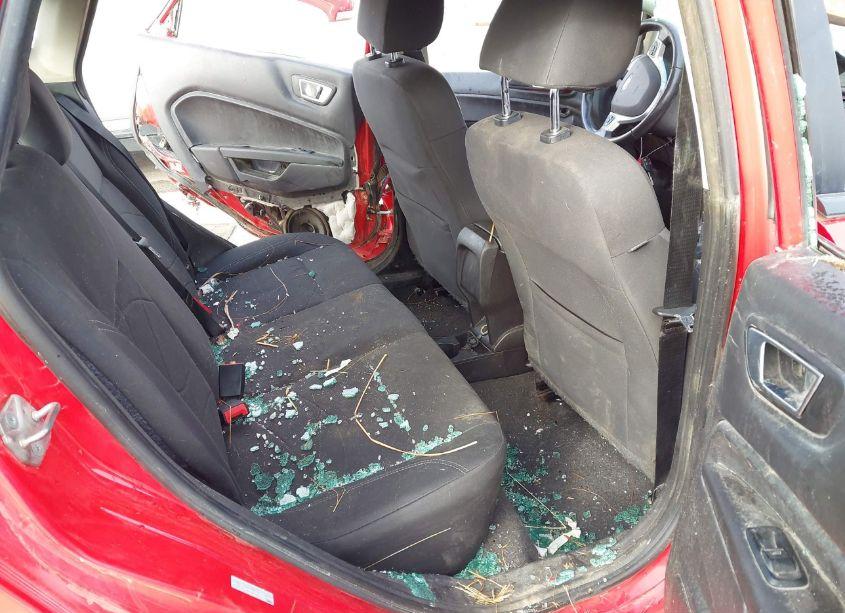 Photo 8 of 2015 Ford Fiesta SE (VIN 3FADP4EJ4FM111572)