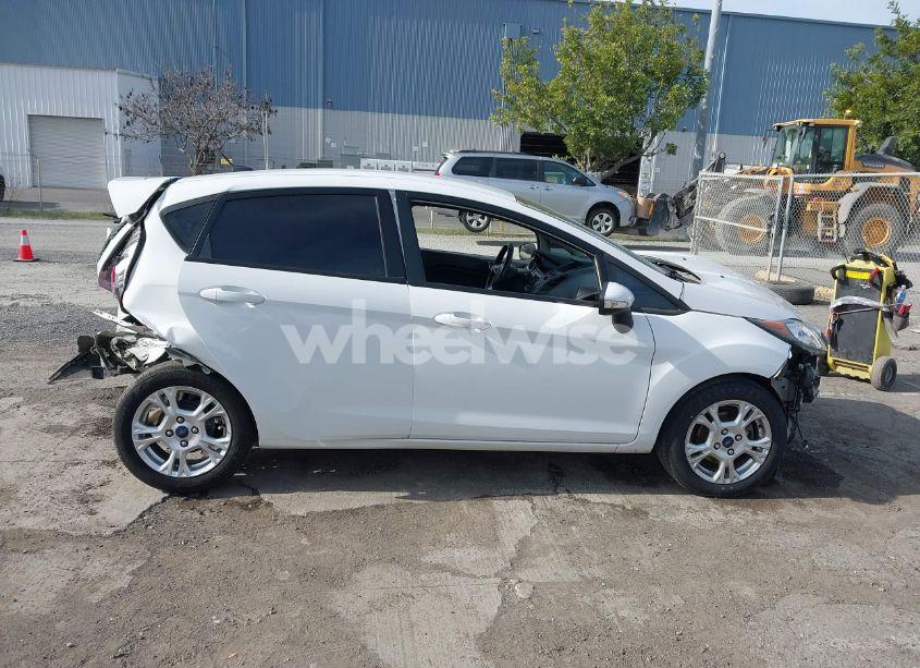 Photo 13 of 2015 Ford Fiesta SE (VIN 3FADP4EJ4FM118490)