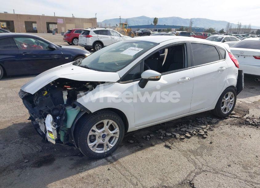 Photo 2 of 2015 Ford Fiesta SE (VIN 3FADP4EJ4FM118490)