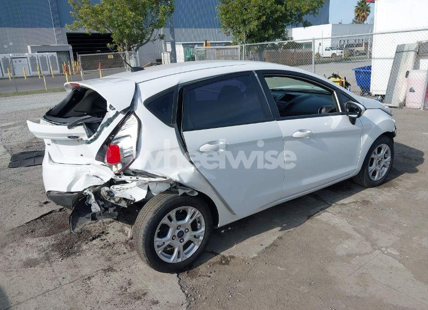 Photo 4 of 2015 Ford Fiesta SE (VIN 3FADP4EJ4FM118490)
