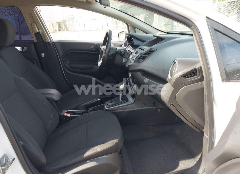 Photo 5 of 2015 Ford Fiesta SE (VIN 3FADP4EJ4FM118490)
