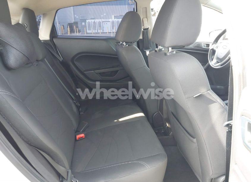 Photo 8 of 2015 Ford Fiesta SE (VIN 3FADP4EJ4FM118490)