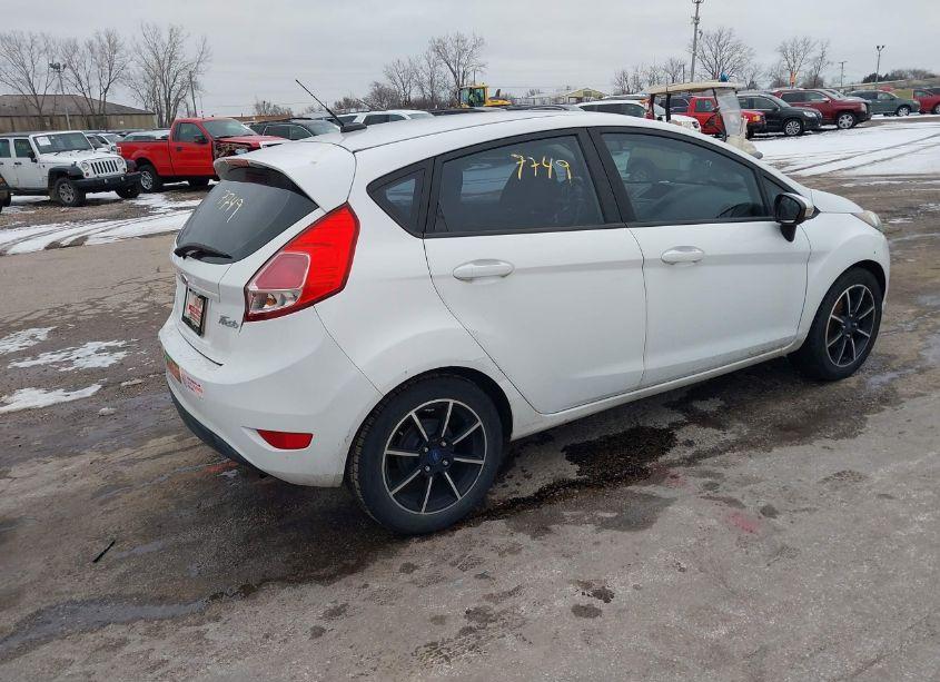 Photo 4 of 2015 Ford Fiesta SE (VIN 3FADP4EJ4FM223899)