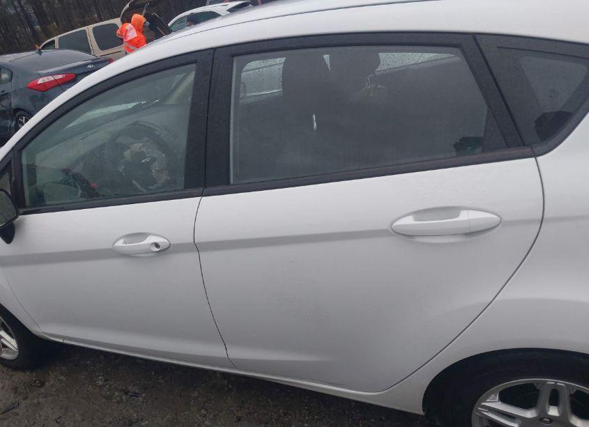 Photo 14 of 2019 Ford Fiesta SE (VIN 3FADP4EJ4KM108682)