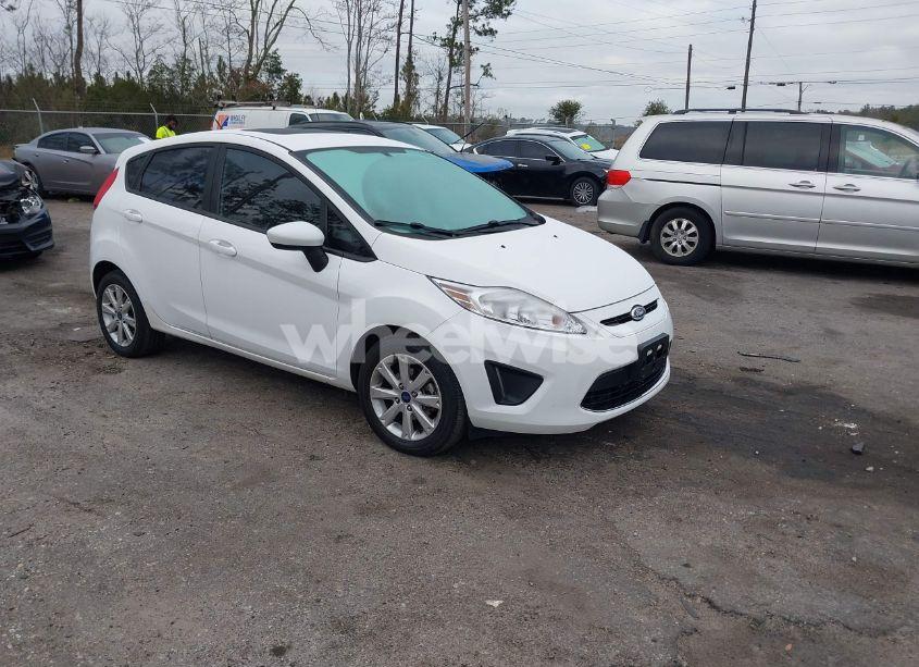 2011 Ford Fiesta SE (VIN 3FADP4EJ5BM146731) main photo