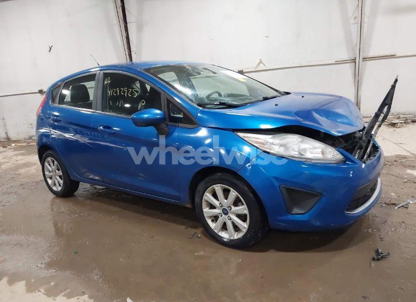2011 Ford Fiesta SE (VIN 3FADP4EJ5BM157521) main photo