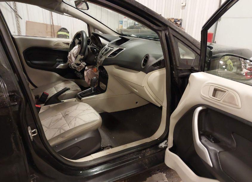 Photo 5 of 2011 Ford Fiesta SE (VIN 3FADP4EJ5BM233321)