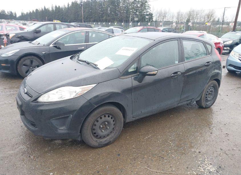 Photo 2 of 2013 Ford Fiesta SE (VIN 3FADP4EJ5DM109472)