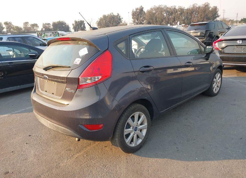 Photo 4 of 2013 Ford Fiesta SE (VIN 3FADP4EJ5DM178713)