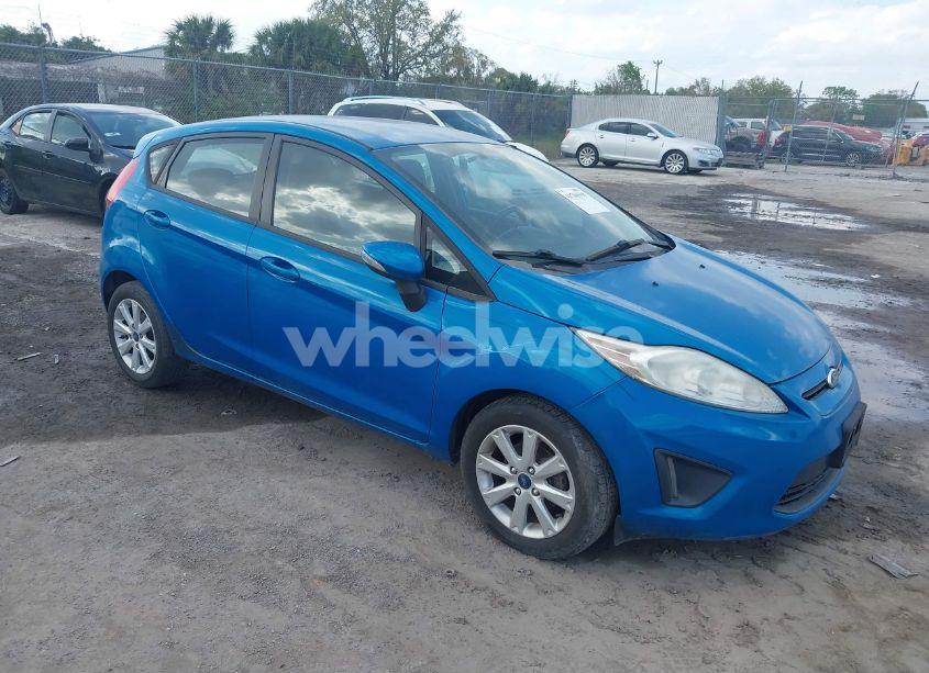 2013 Ford Fiesta SE (VIN 3FADP4EJ5DM202248) main photo