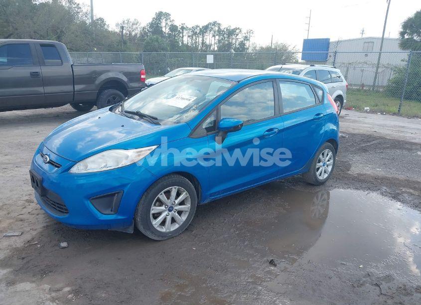 Photo 2 of 2013 Ford Fiesta SE (VIN 3FADP4EJ5DM202248)