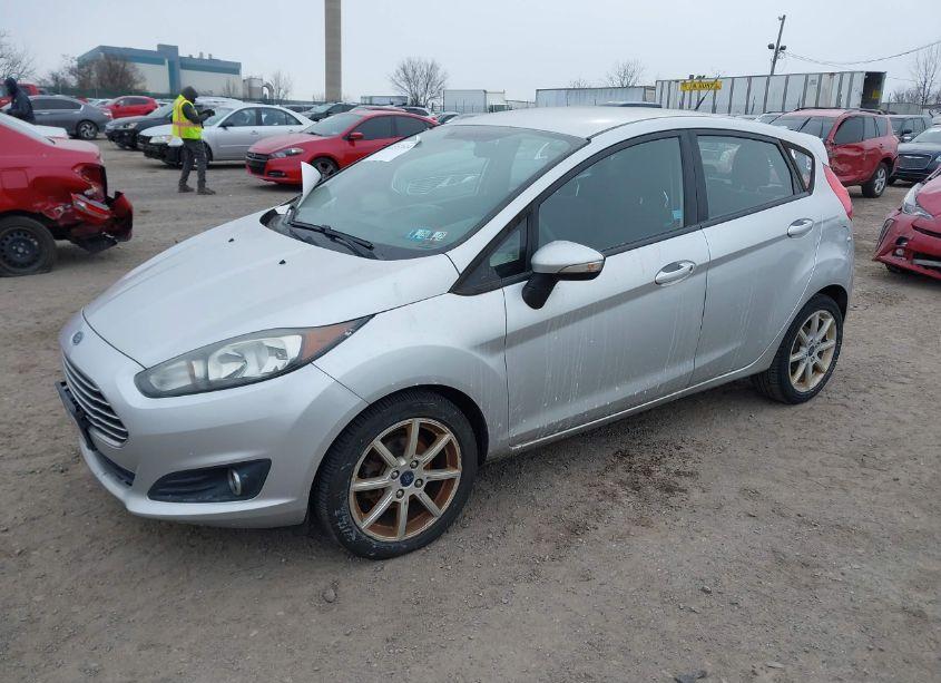 Photo 2 of 2016 Ford Fiesta SE (VIN 3FADP4EJ5GM163343)