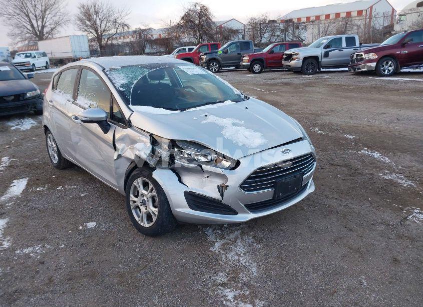2016 Ford Fiesta SE (VIN 3FADP4EJ5GM186430) main photo