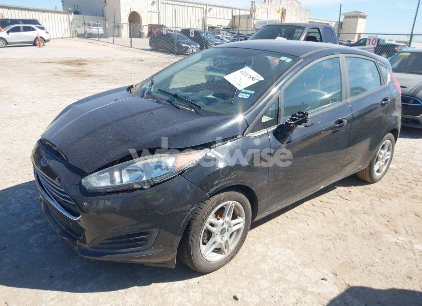 Photo 2 of 2018 Ford Fiesta SE (VIN 3FADP4EJ5JM106891)