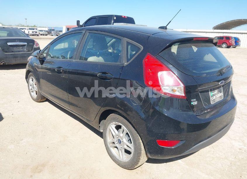 Photo 3 of 2018 Ford Fiesta SE (VIN 3FADP4EJ5JM106891)