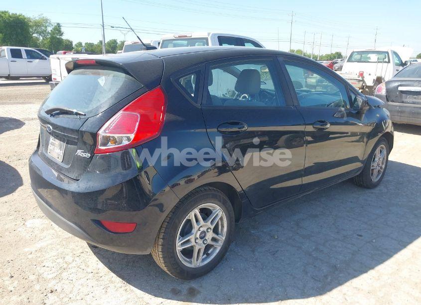 Photo 4 of 2018 Ford Fiesta SE (VIN 3FADP4EJ5JM106891)