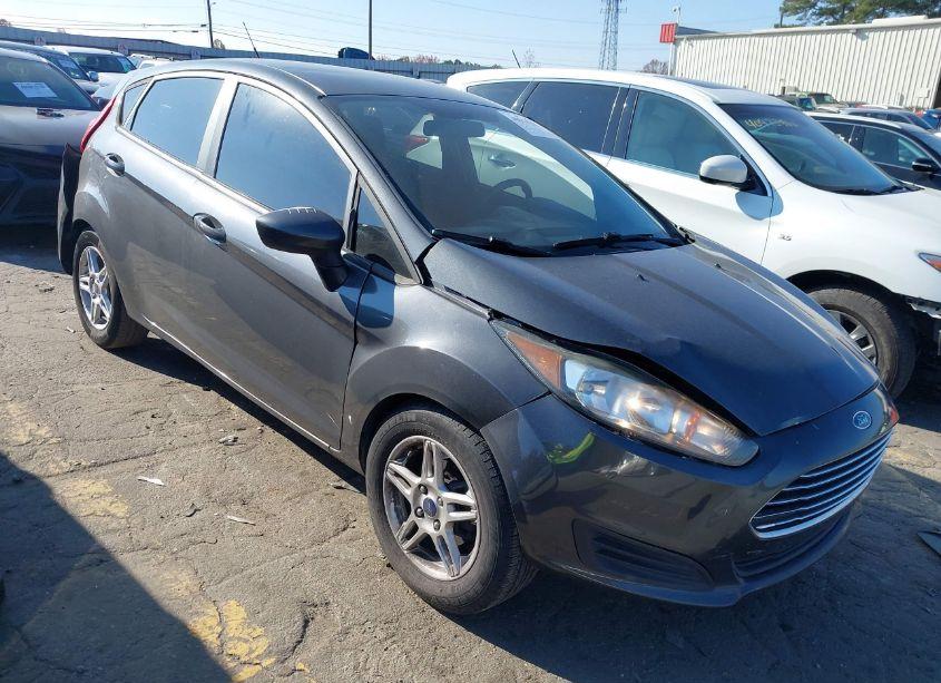 2018 Ford Fiesta SE (VIN 3FADP4EJ5JM128552) main photo