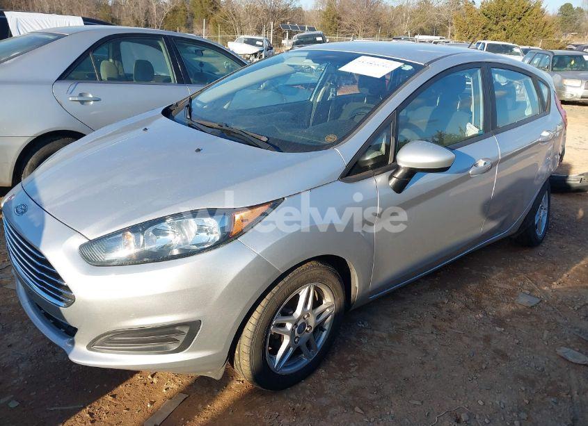 Photo 2 of 2018 Ford Fiesta SE (VIN 3FADP4EJ5JM140281)