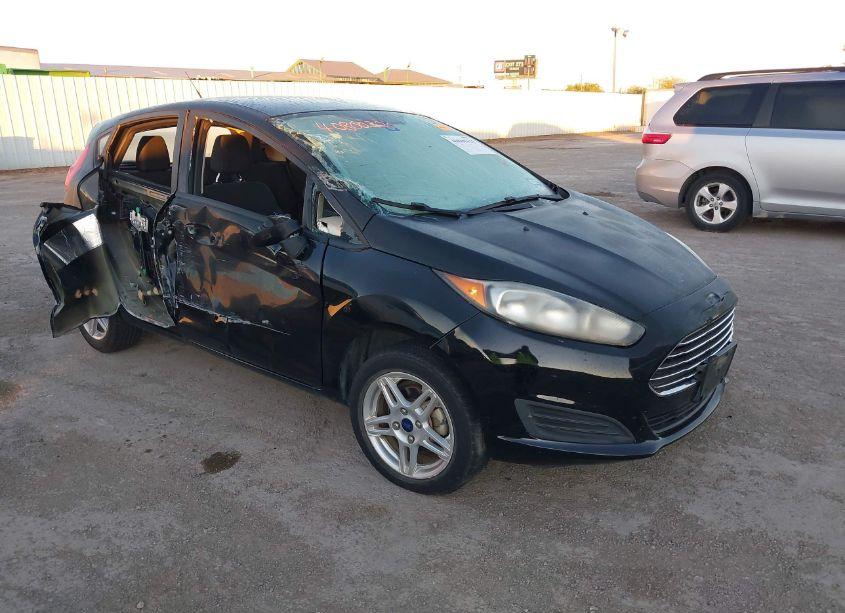 2019 Ford Fiesta SE (VIN 3FADP4EJ5KM155624) main photo