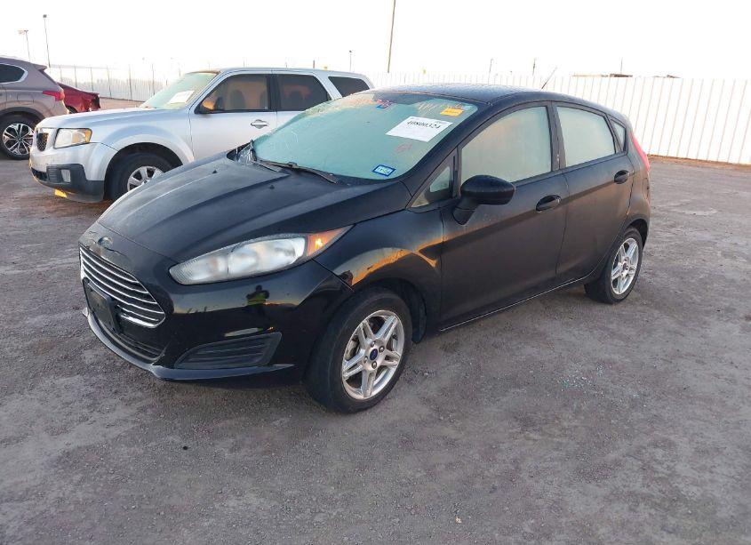 Photo 2 of 2019 Ford Fiesta SE (VIN 3FADP4EJ5KM155624)